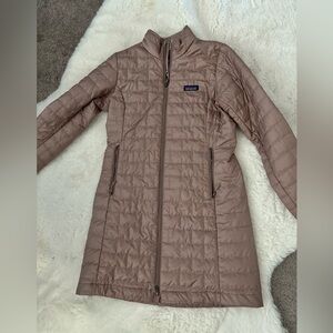 Women’s long puff Patagonia jacket medium